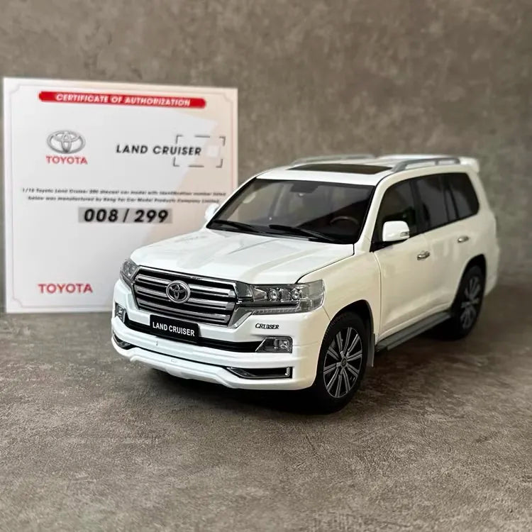 [KengFai] 1:18 Toyota 2021 Land Cruiser LC200 White Model Car Die-Cast