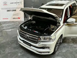 [KengFai] 1:18 Toyota 2021 Land Cruiser LC200 White Model Car Die-Cast