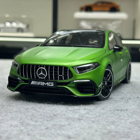 KiloWorks Mercedes-AMG 2023 A 45 S W177 Green 1:18 – Résine de collection en résine
