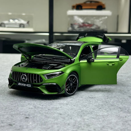 KiloWorks Mercedes-AMG 2023 A 45 S W177 Green 1:18 – Résine de collection en résine