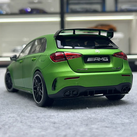 KiloWorks Mercedes-AMG 2023 A 45 S W177 Green 1:18 – Résine de collection en résine