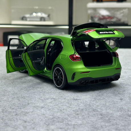 KiloWorks Mercedes-AMG 2023 A 45 S W177 Green 1:18 – Résine de collection en résine