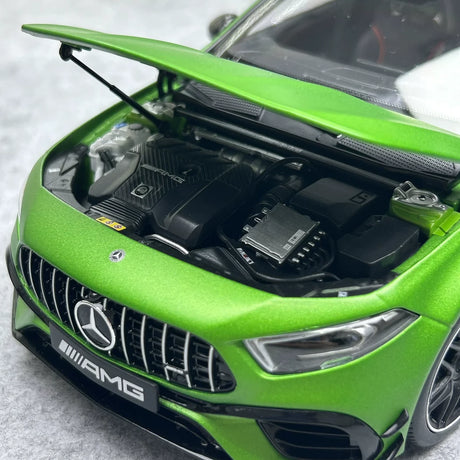 KiloWorks Mercedes-AMG 2023 A 45 S W177 Green 1:18 – Résine de collection en résine