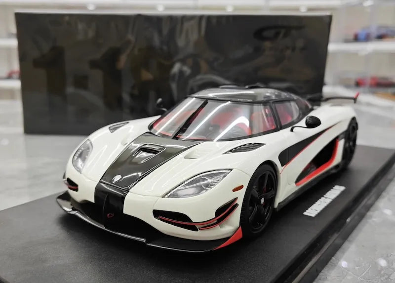 1:18 Koenigsegg 2016 Agera RS Die Cast Model Car