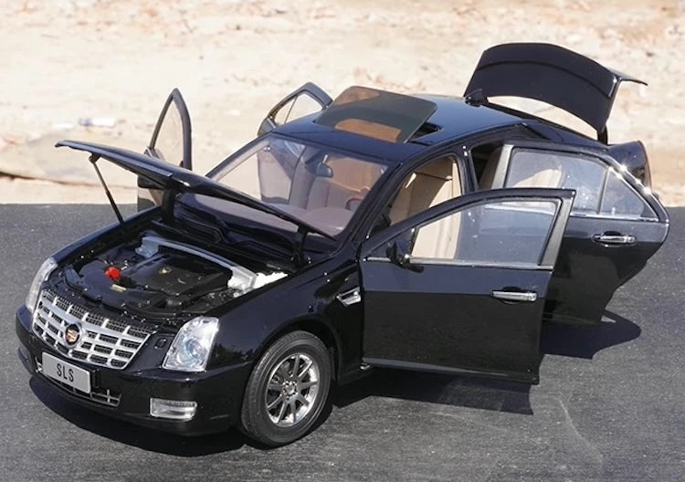 [Kyosho] 1:18 Cadillac 2008 STS musta pienoismalli Die-Cast