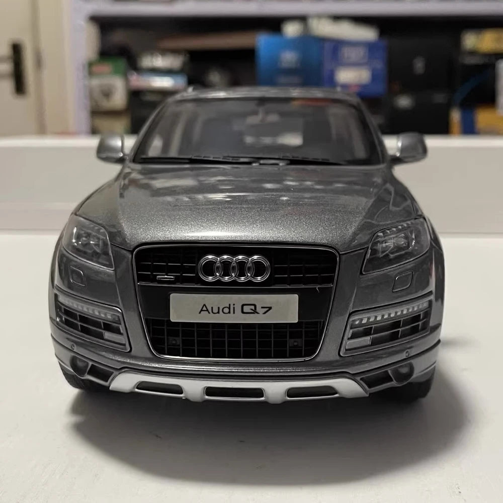 [Kyosho] 1:18 Audi 2010 Q7 Gray Model Car Die-Cast