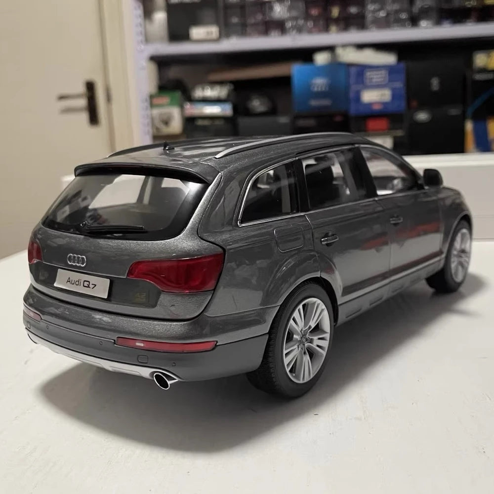 [Kyosho] 1:18 Audi 2010 Q7 Gray Model Car Die-Cast