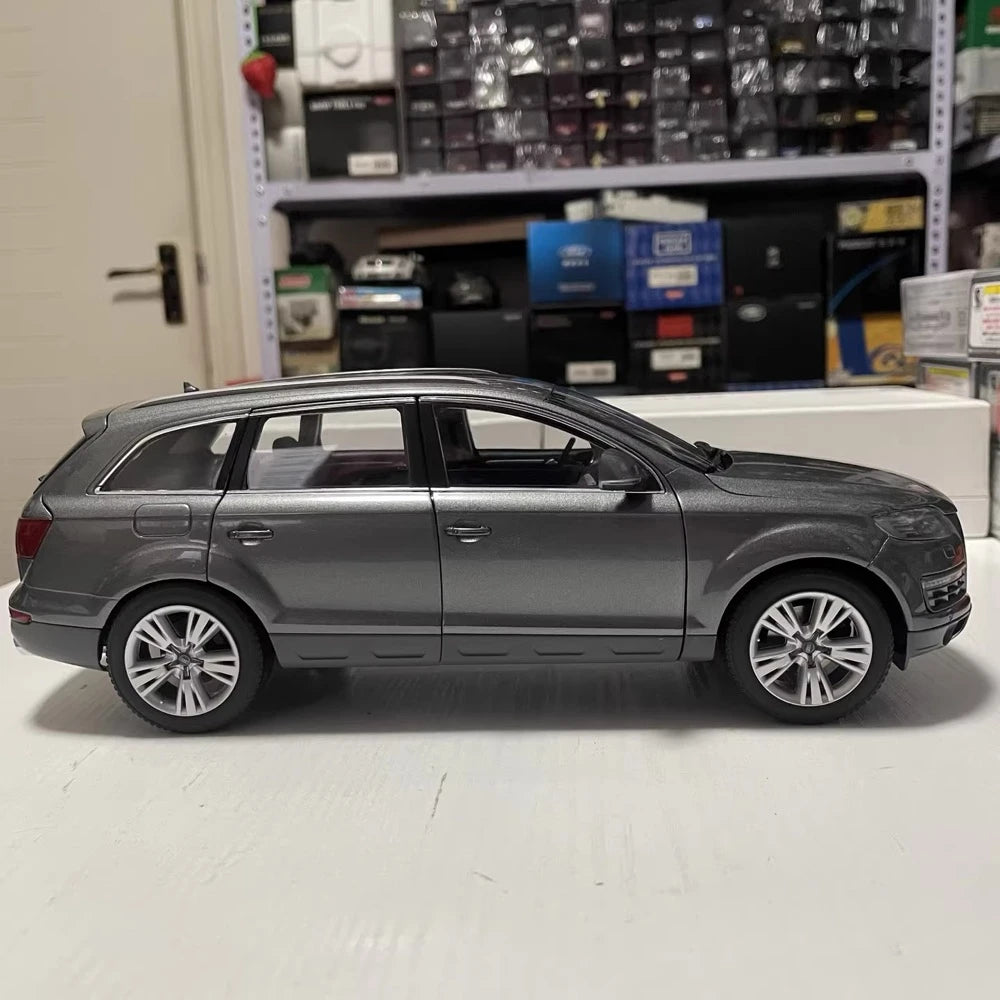 [Kyosho] 1:18 Audi 2010 Q7 Gray Model Car Die-Cast