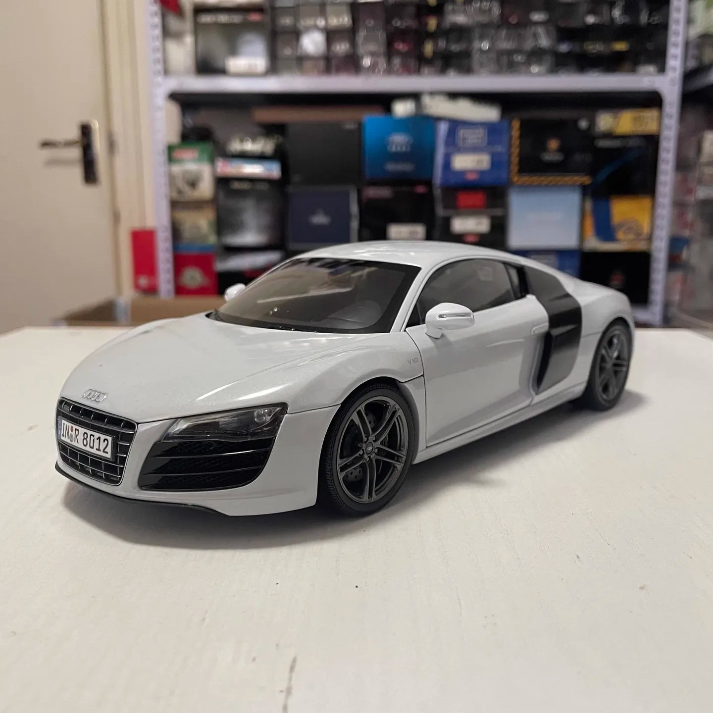 [Kyosho] 1:18 Audi 2011 R8 5.2 FSI Quattro White Model Car Die-Cast