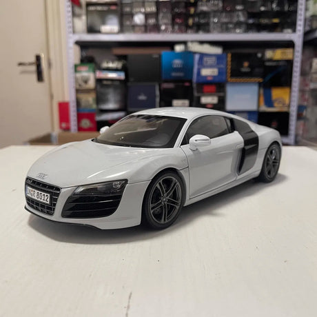 [Kyosho] 1:18 Audi 2011 R8 5.2 FSI Quattro White Model Car Die-Cast