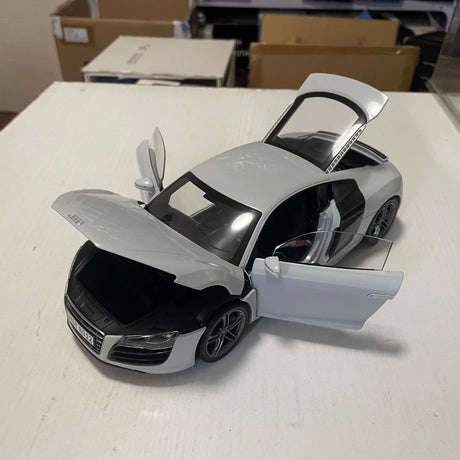 [Kyosho] 1:18 Audi 2011 R8 5.2 FSI Quattro White Model Car Die-Cast