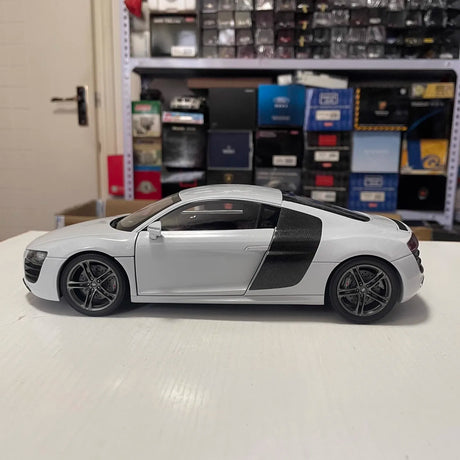 [Kyosho] 1:18 Audi 2011 R8 5.2 FSI Quattro White Model Car Die-Cast