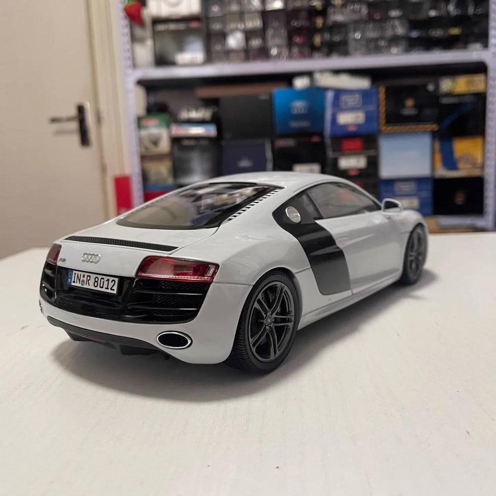 [Kyosho] 1:18 Audi 2011 R8 5.2 FSI Quattro White Model Car Die-Cast