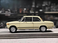 [Kyosho] 1:18 BMW 1971 2002 tii Off-White Model Car Die-Cast