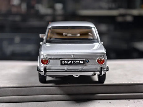 [Kyosho] 1:18 BMW 1971 2002 tii Silver Model Car Die-Cast