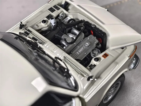 [Kyosho] 1:18 BMW 1971 2002 tii White Model Car Die-Cast