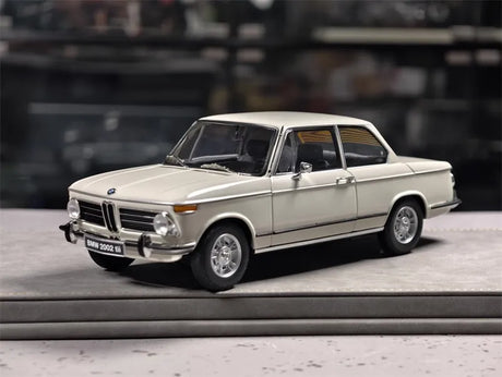 [Kyosho] 1:18 BMW 1971 2002 tii White Model Car Die-Cast