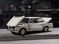 [Kyosho] 1:18 BMW 1971 2002 tii White Model Car Die-Cast