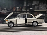 [Kyosho] 1:18 BMW 1971 2002 tii vit modellbil Die-Cast