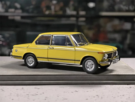 [Kyosho] 1:18 BMW 1971 2002 tii Yellow Model Car Die-Cast
