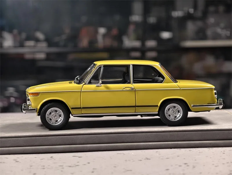 [Kyosho] 1:18 BMW 1971 2002 tii jaune voiture miniature Die-Cast