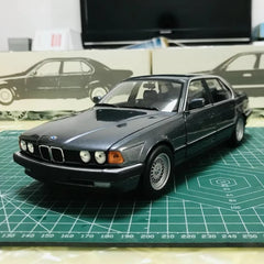 [Minichamps] 1:18 BMW 1986 E32 730i Gray Model Car Die-Cast
