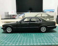 [Minichamps] 1:18 BMW 1986 E32 730i Green Model Car Die-Cast