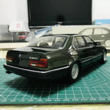 [Minichamps] 1:18 BMW 1986 E32 730i Green Model Car Die-Cast