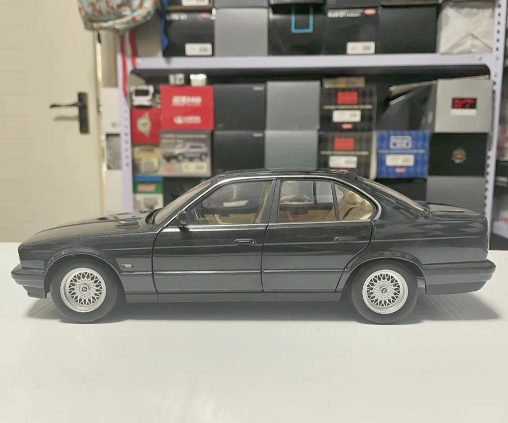 [Minichamps] 1:18 BMW 1988 E34 535i Black Model Car Die-Cast