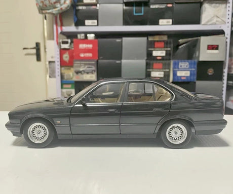 [Minichamps] 1:18 BMW 1988 E34 535i noir voiture miniature Die-Cast