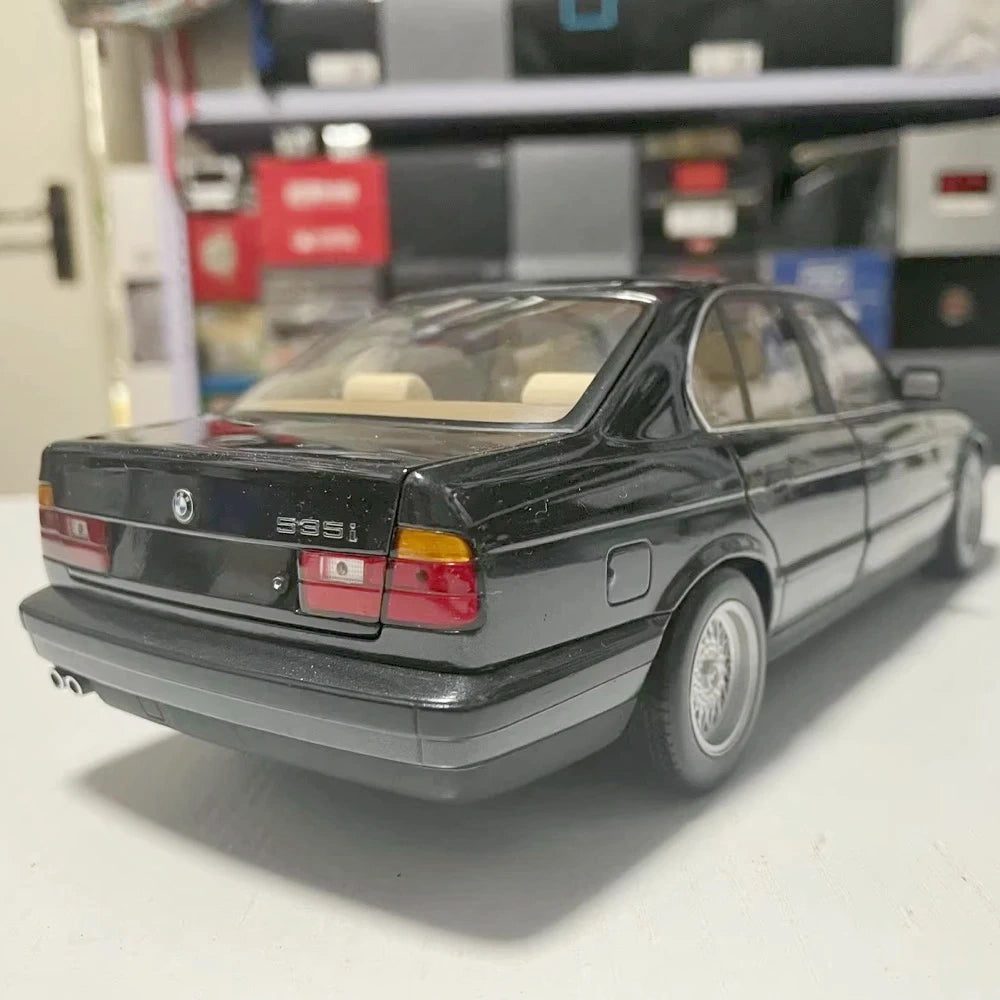 [Minichamps] 1:18 BMW 1988 E34 535i Black Model Car Die-Cast