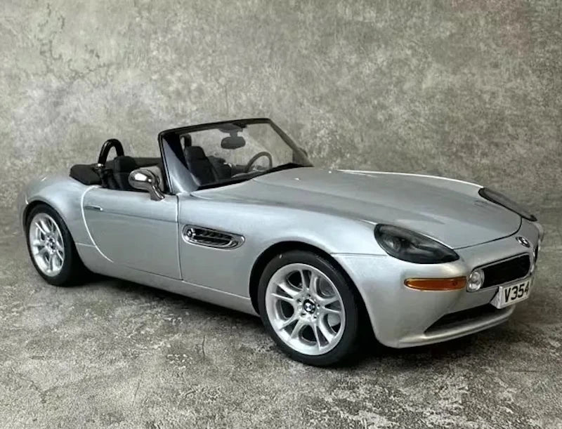 [Kyosho] 1:18 BMW 1997 E52 Z8 Silver Model Car Die-Cast
