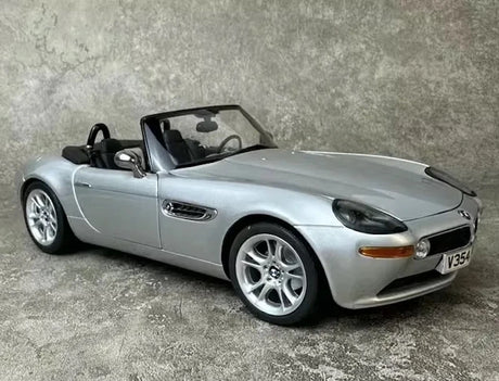[Kyosho] 1:18 BMW 1997 E52 Z8 Silver Model Car Die-Cast