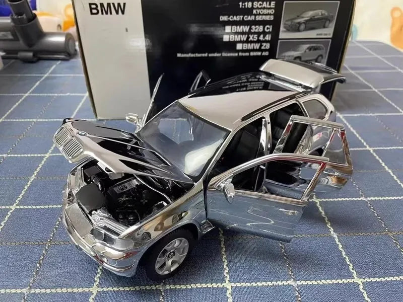 [Kyosho] 1:18 BMW 2000 E53 X5 4.4i zilver Plating modelauto Die-Cast