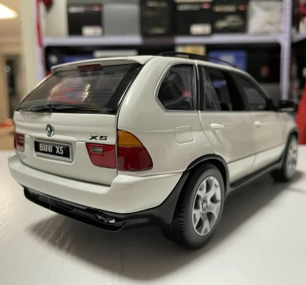 [Kyosho] 1:18 BMW 2000 E53 X5 White Model Car Die-Cast