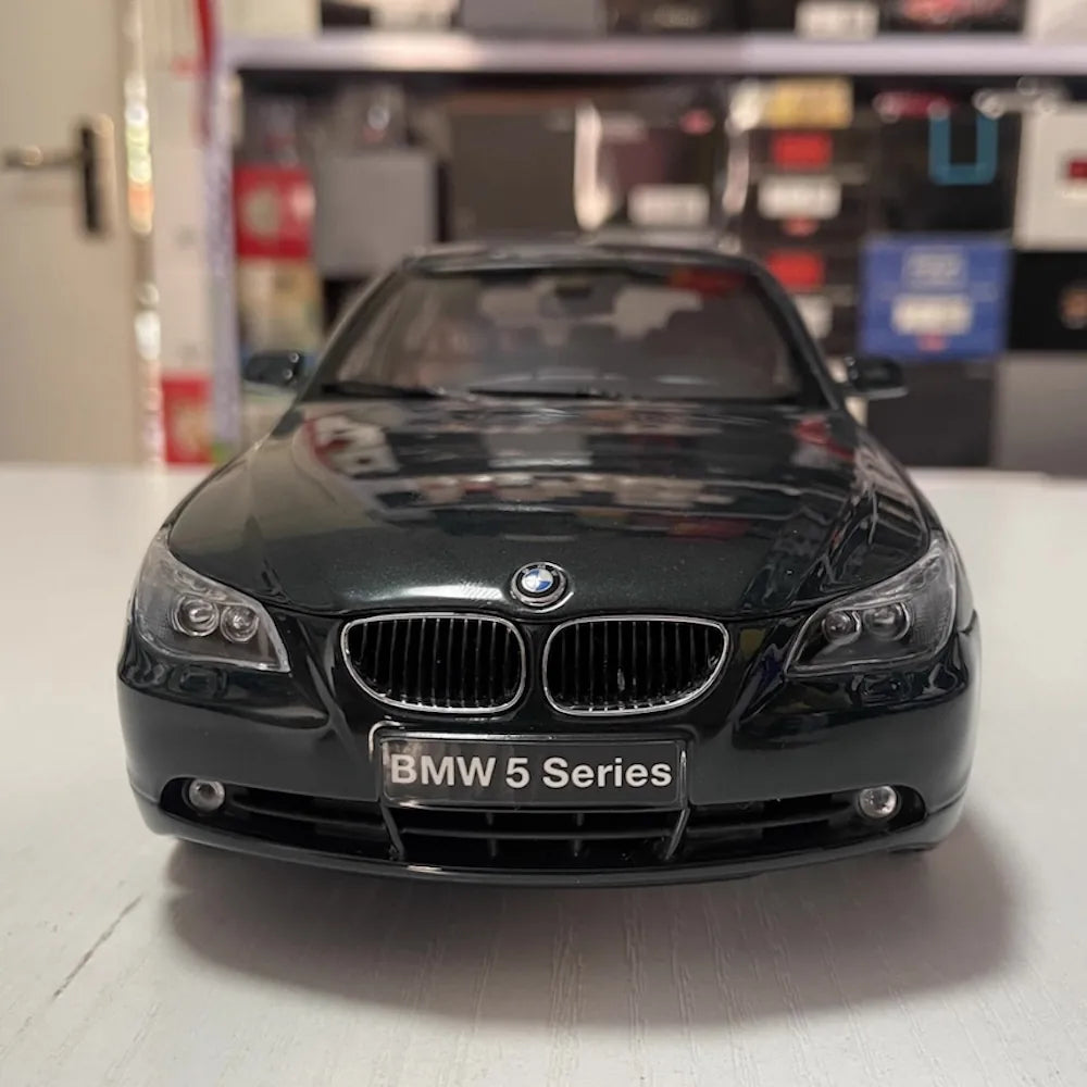 [Kyosho] 1:18 BMW 2003 E60 545i Green Model Car Die-Cast