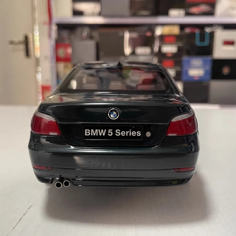 [Kyosho] 1:18 BMW 2003 E60 545i Green Model Car Die-Cast