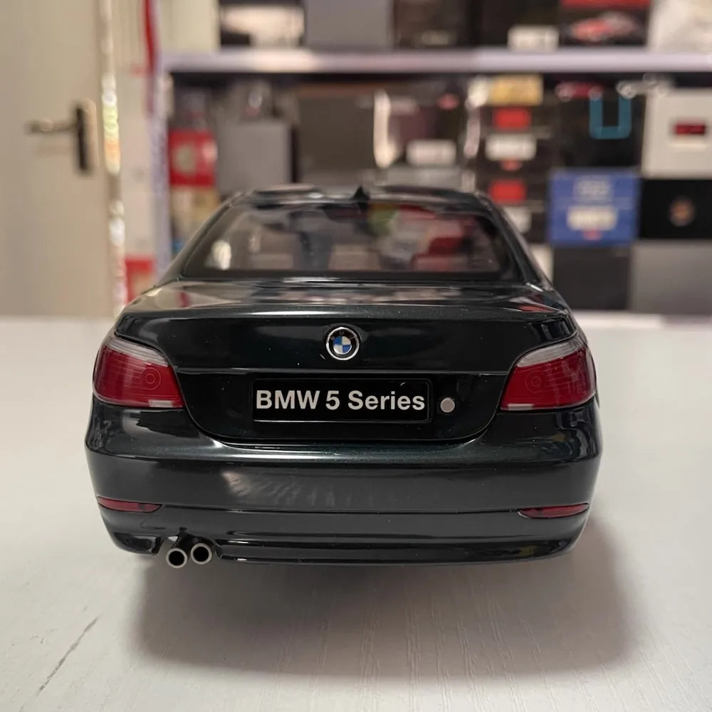 [Kyosho] 1:18 BMW 2003 E60 545i Green Model Car Die-Cast