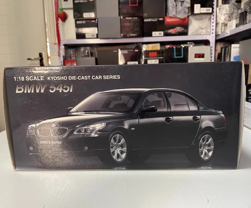 [Kyosho] 1:18 BMW 2003 E60 545i Green Model Car Die-Cast