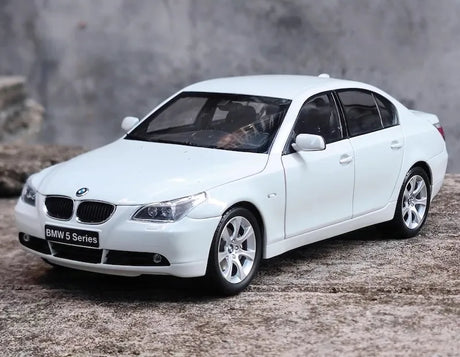 [Kyosho] 1:18 BMW 2003 E60 545i White Model Car Die-Cast