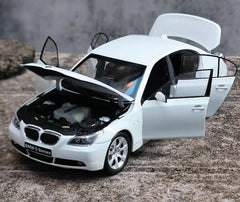 [Kyosho] 1:18 BMW 2003 E60 545i White Model Car Die-Cast