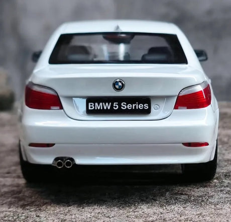 [Kyosho] 1:18 BMW 2003 E60 545i White Model Car Die-Cast