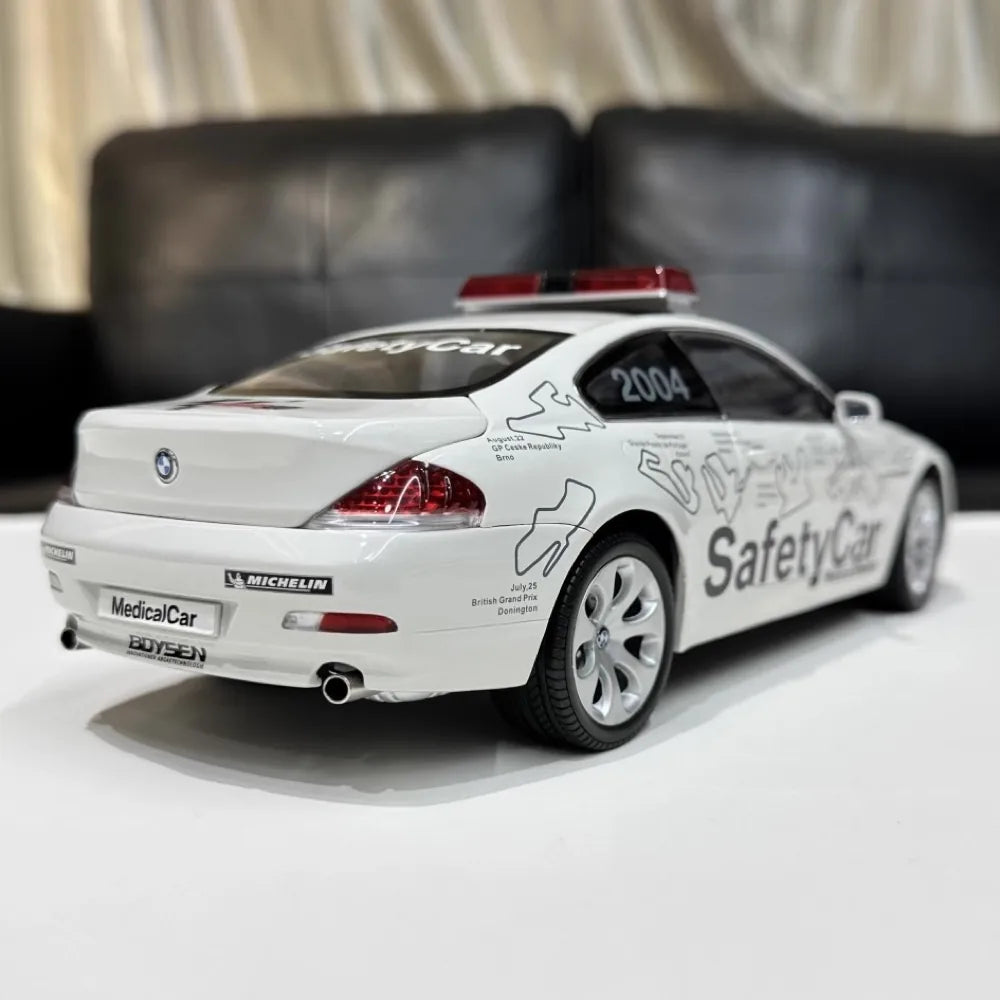 [Kyosho] 1:18 BMW 2004 E64 645Ci GP Safety Model Car Die-Cast