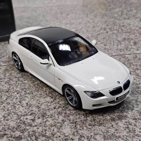 [Kyosho] 1:18 BMW 2005 E63 M6 Coupe White Model Car Die-Cast