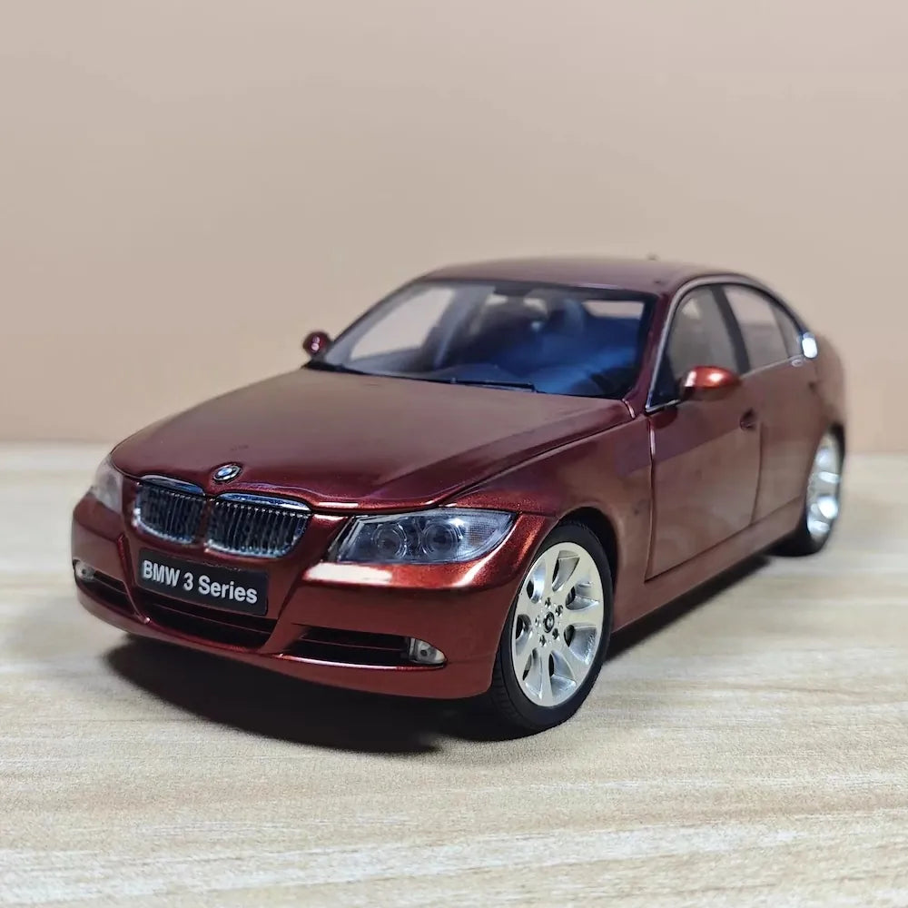 [Kyosho] 1:18 BMW 2005 E90 330i Red Model Car Die-Cast