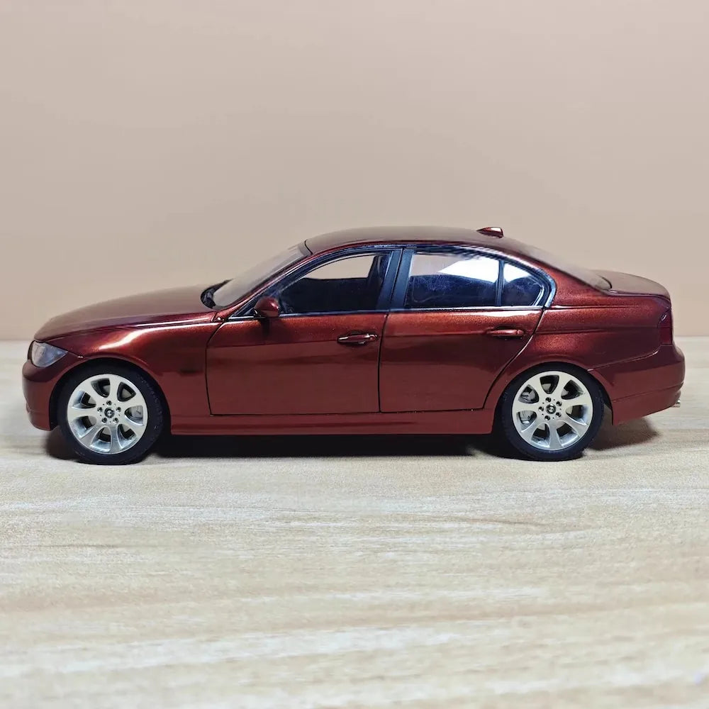 [Kyosho] 1:18 BMW 2005 E90 330i Red Model Car Die-Cast