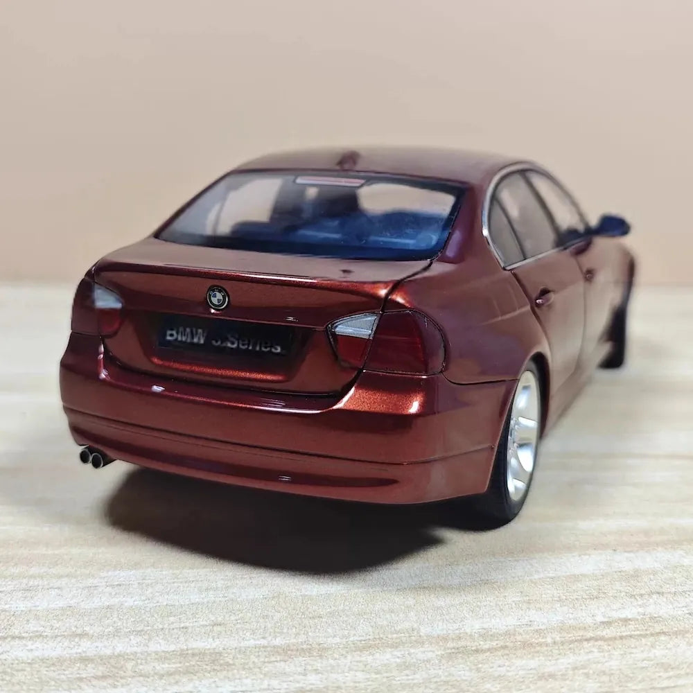 [Kyosho] 1:18 BMW 2005 E90 330i Red Model Car Die-Cast