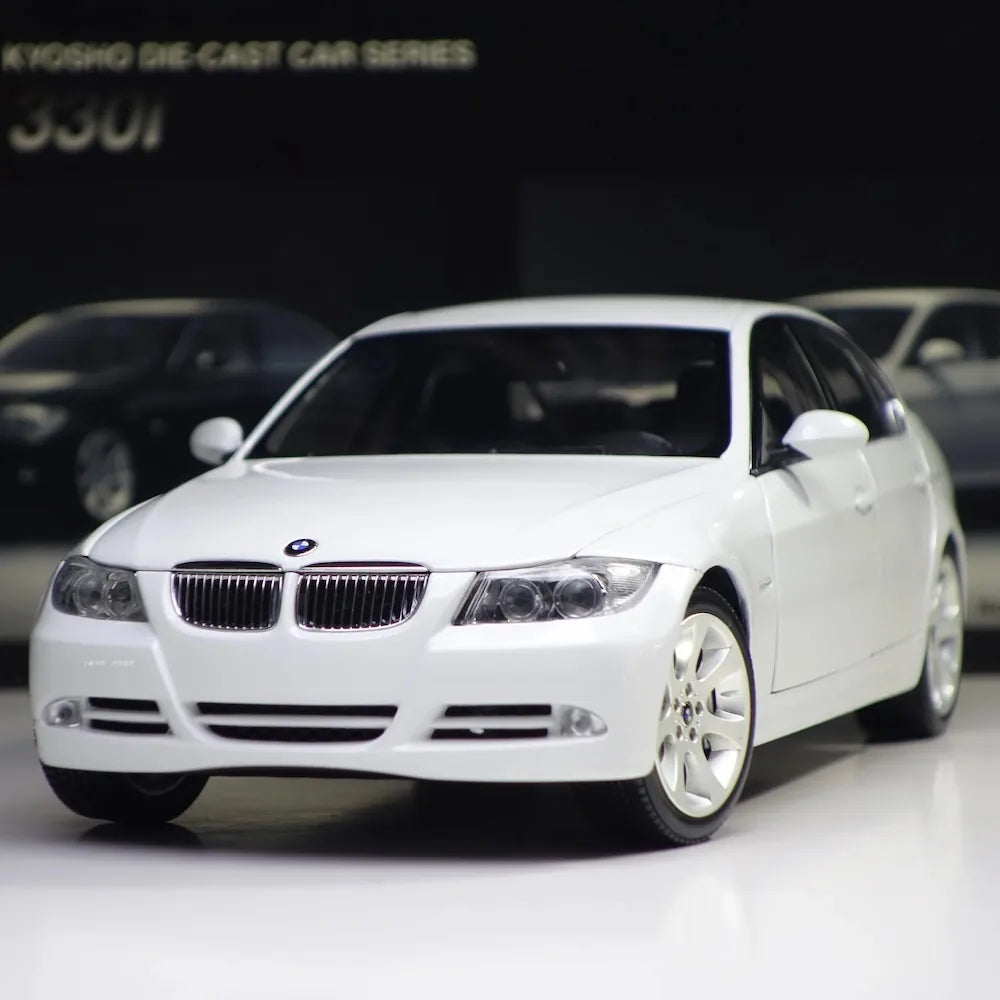[Kyosho] 1:18 BMW 2005 E90 330i White Model Car Die-Cast