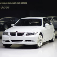 [Kyosho] 1:18 BMW 2005 E90 330i White Model Car Die-Cast
