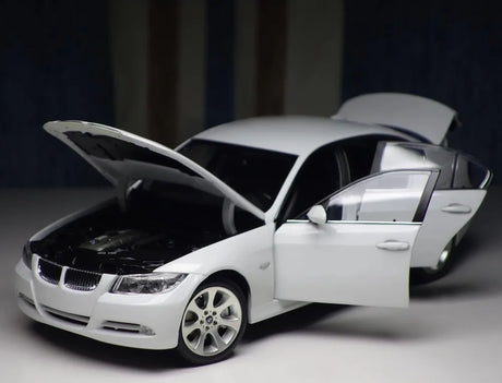 [Kyosho] 1:18 BMW 2005 E90 330i White Model Car Die-Cast